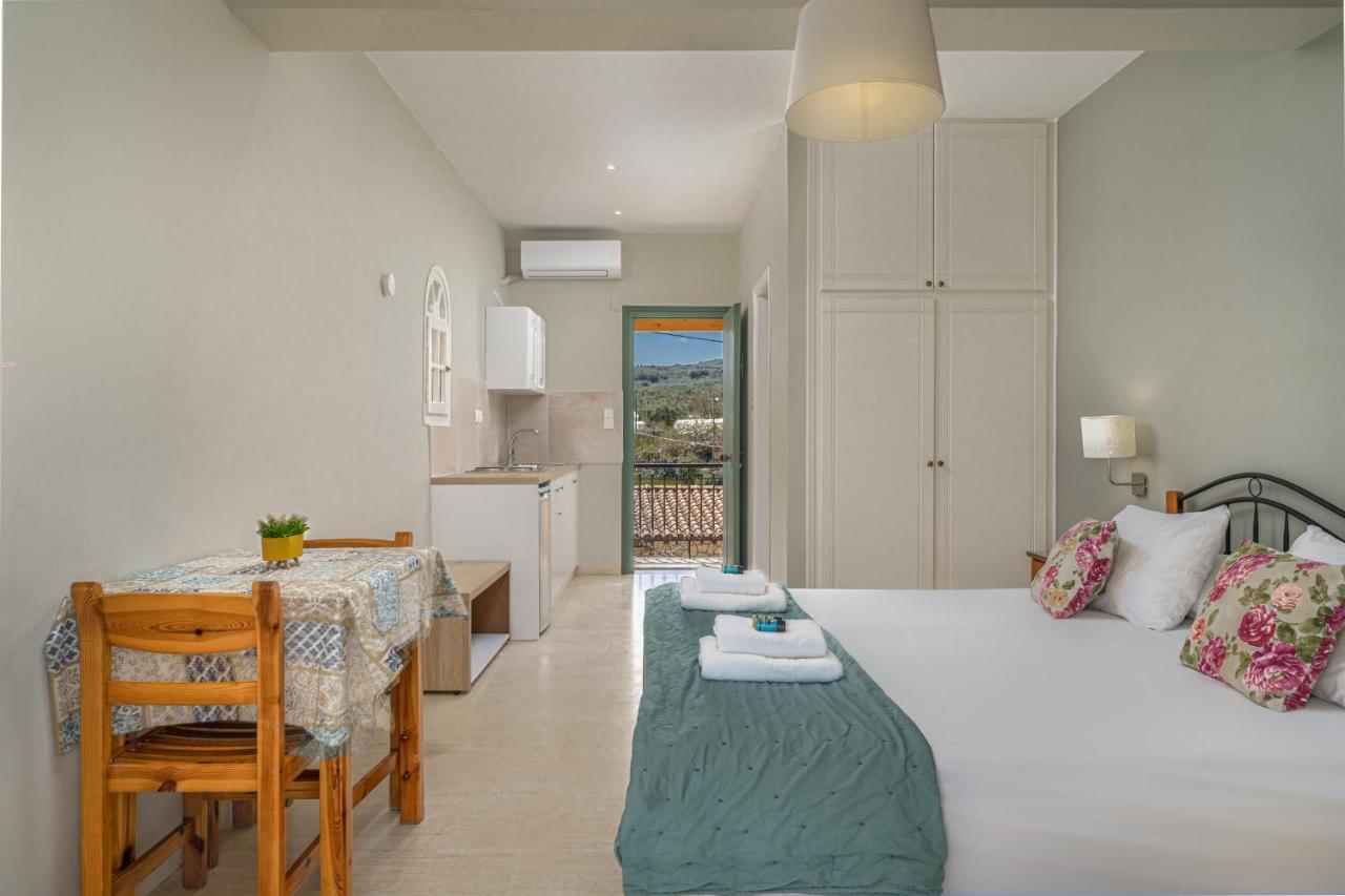 Porto Giardino Apartments Kypseli Bagian luar foto